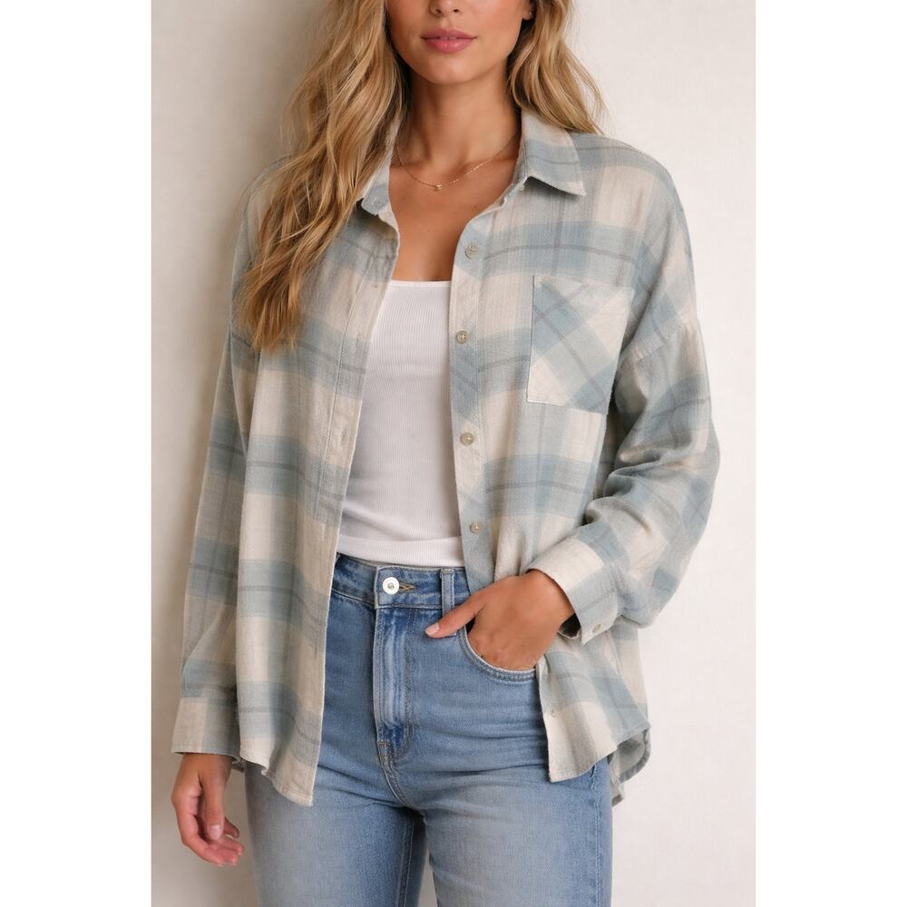BKE Boyfriend Plaid Flannel Shirt Size Large Blue Beige Button Up